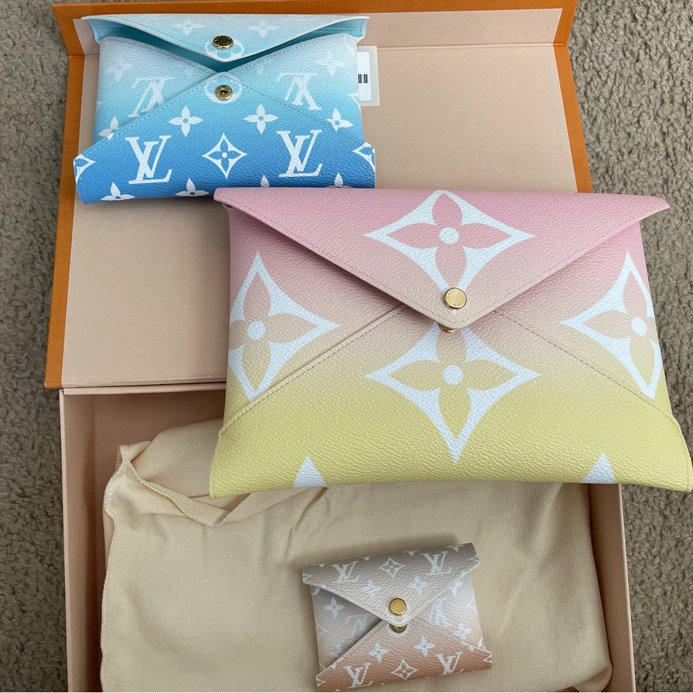 NWT Louis Vuitton By The Pool Kirigami Pochette Set